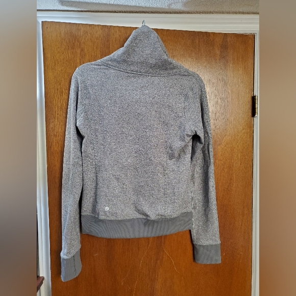 Lululemon - Be Present Jacket - Picture 9 of 14